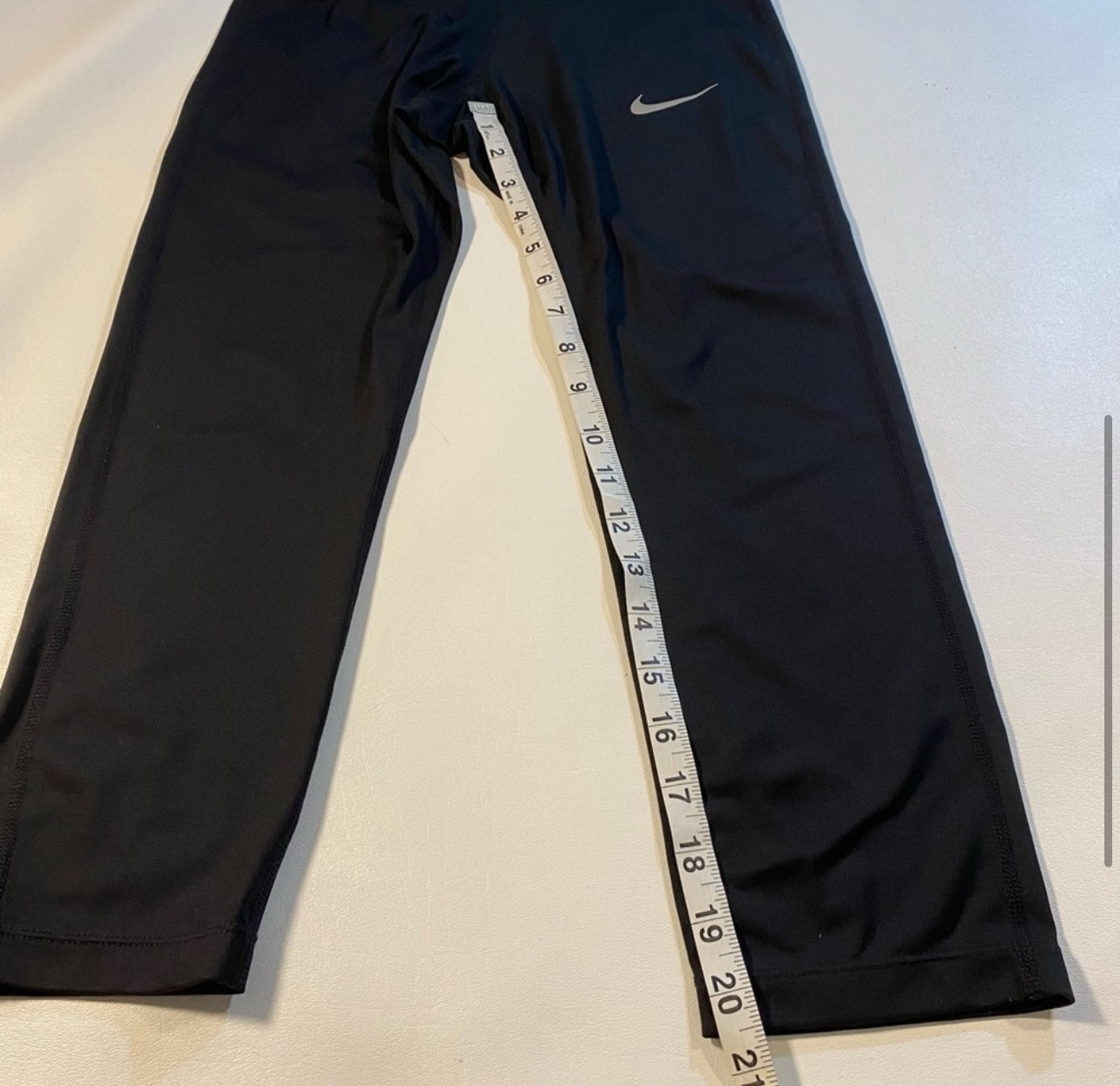 Nike Dri-Fit Size S Black Capri Leggings W Reflective Swoosh & Back Circles