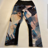 Lucy $79 Size XS Om Capri Length Blue Pink Abstract Geometric Print Leggings