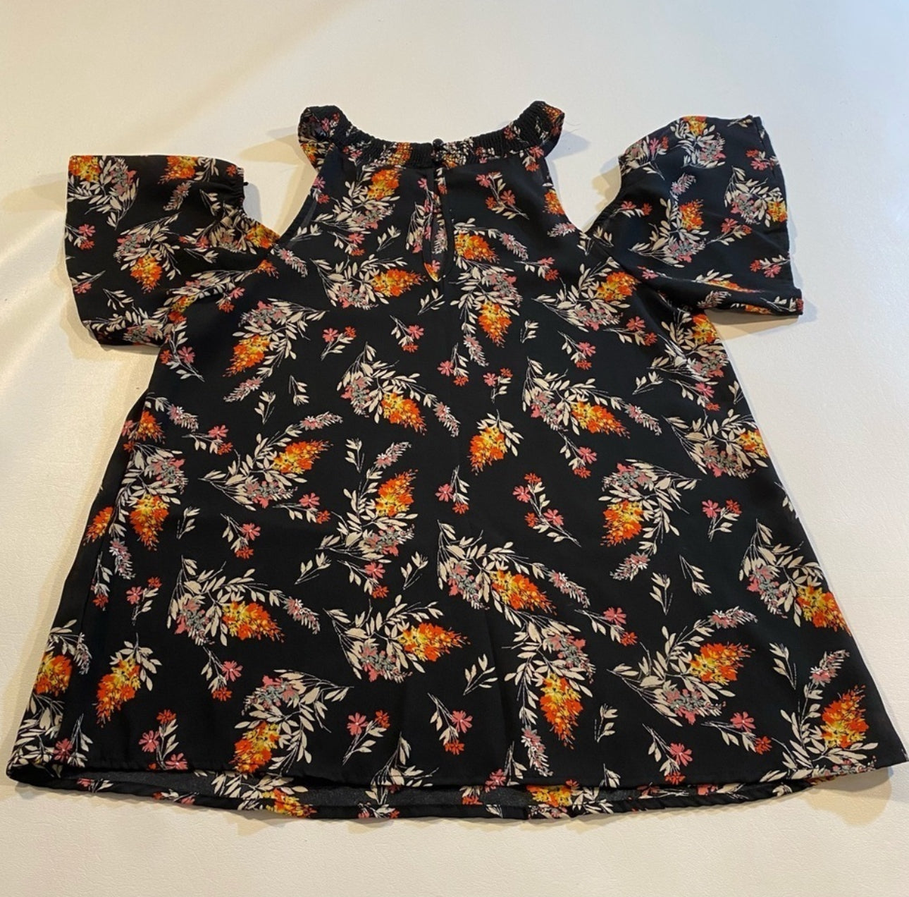 Lily White Size XS Floral Cold Shoulder Split Sleeve High Neck Top