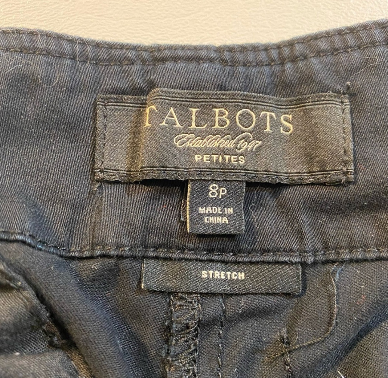 Talbots Size 8P Dark Navy Blue Dragonfly Embroidered Crop Capri Pants