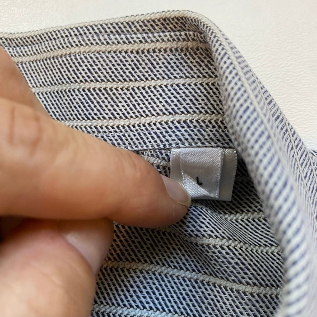 Armani Collezioni - Armani Collezioni Size L Button Up Collared Pinstripe 100% Cotton Dress Shirt - Shirts - Afterglow Market