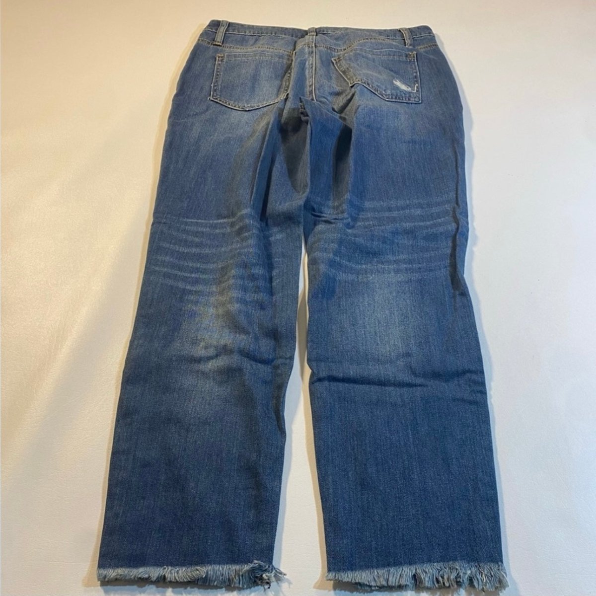 Ashley Mason - Ashley Mason Size 7 Medium Wash Denim Factory Distressed Raw Hem Crop Jeans - Jeans - Afterglow Market