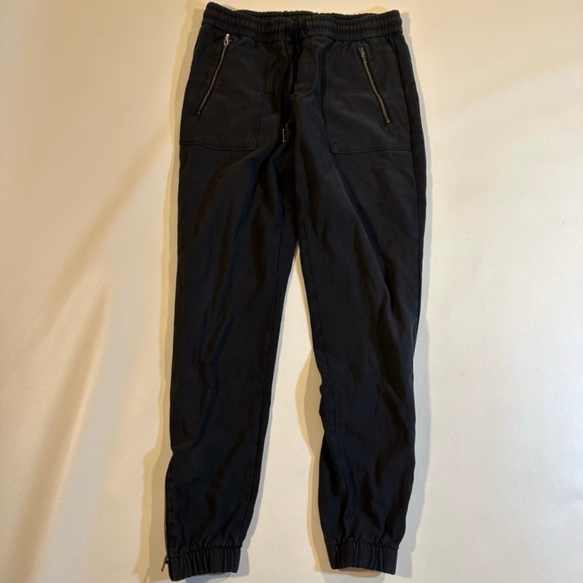 Athleta - Athleta Size 0 Dark Grey Farallon Ankle Zip Drawstring Adjustable Joggers - Joggers - Afterglow Market