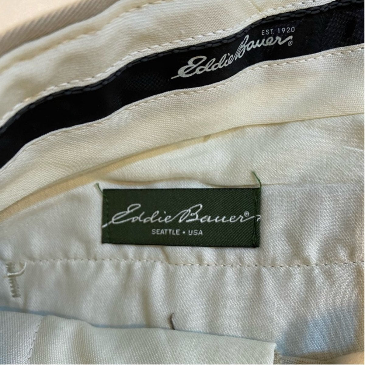 Eddie Bauer - Eddie Bauer Size 36 Wrinkle Resistant Relaxed Fit Cuffed Khaki Chinos Pants - Pants - Afterglow Market