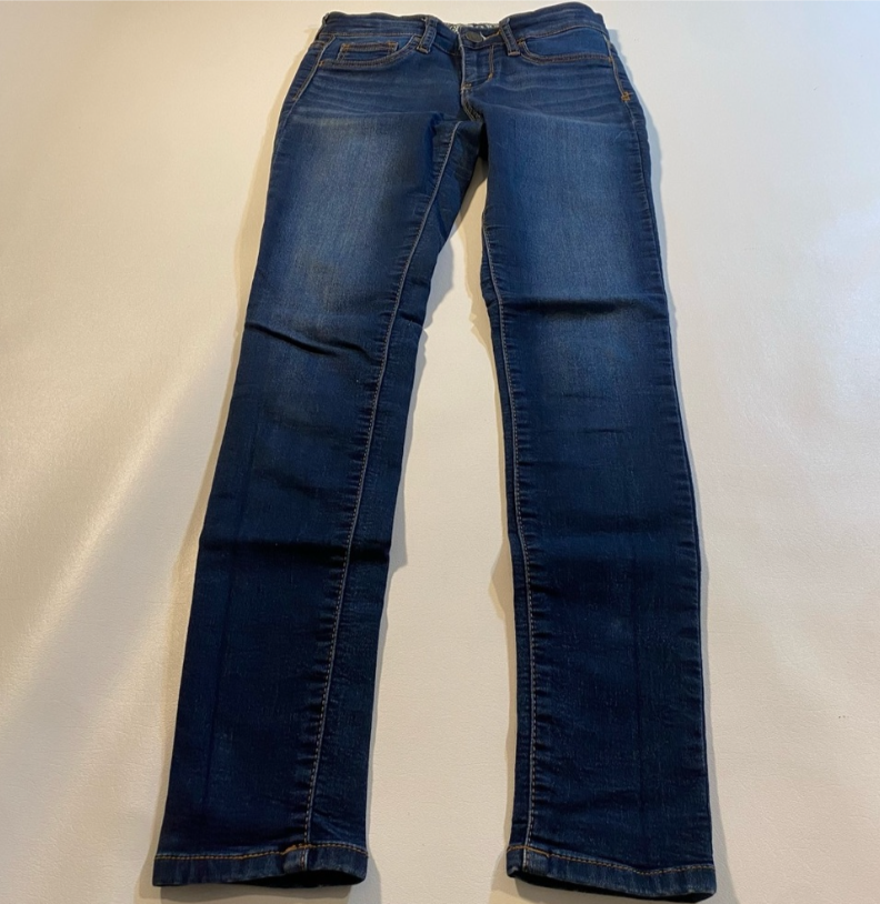 So Jeans Juniors Size 1 Dark Wash Denim EUC Jeggings