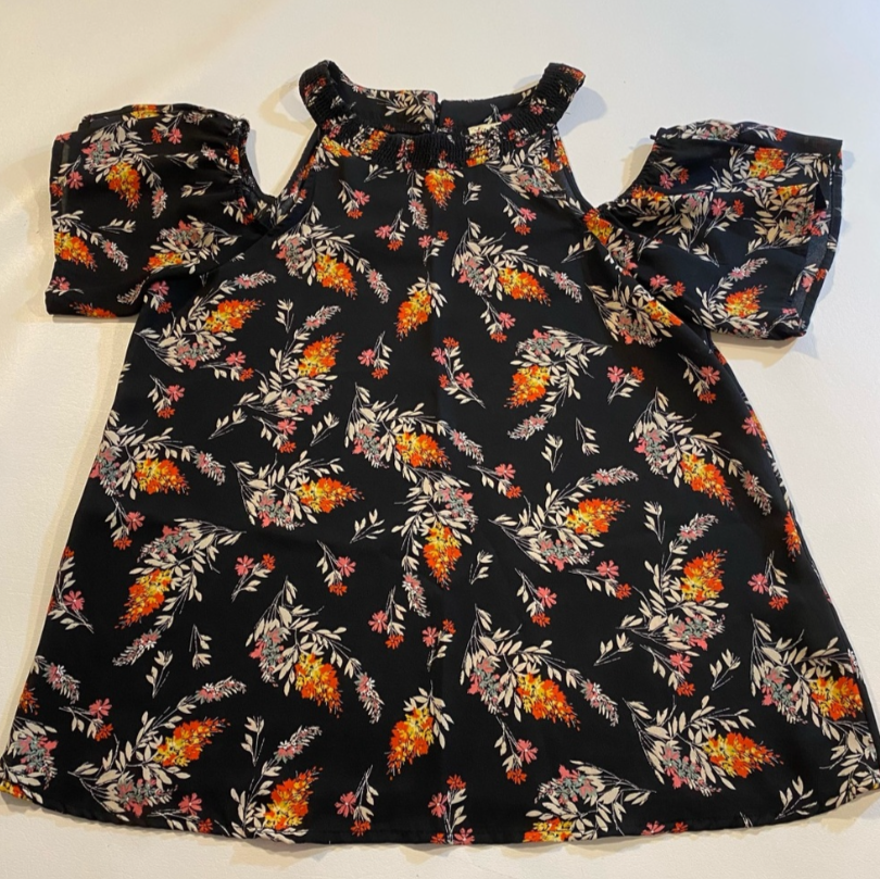 Lily White Size XS Floral Cold Shoulder Split Sleeve High Neck Top